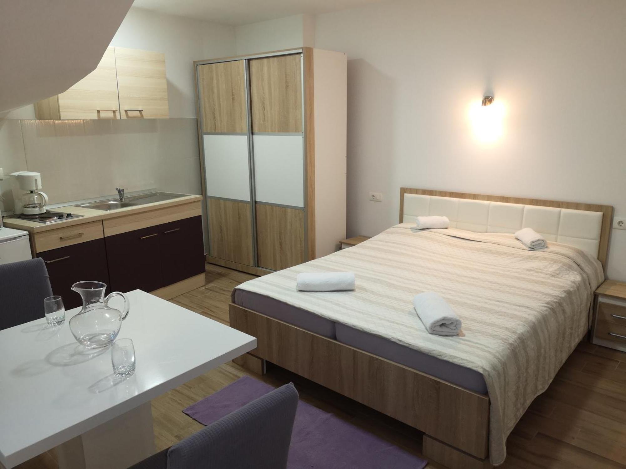 Apartmani Maki Omiš Exteriör bild