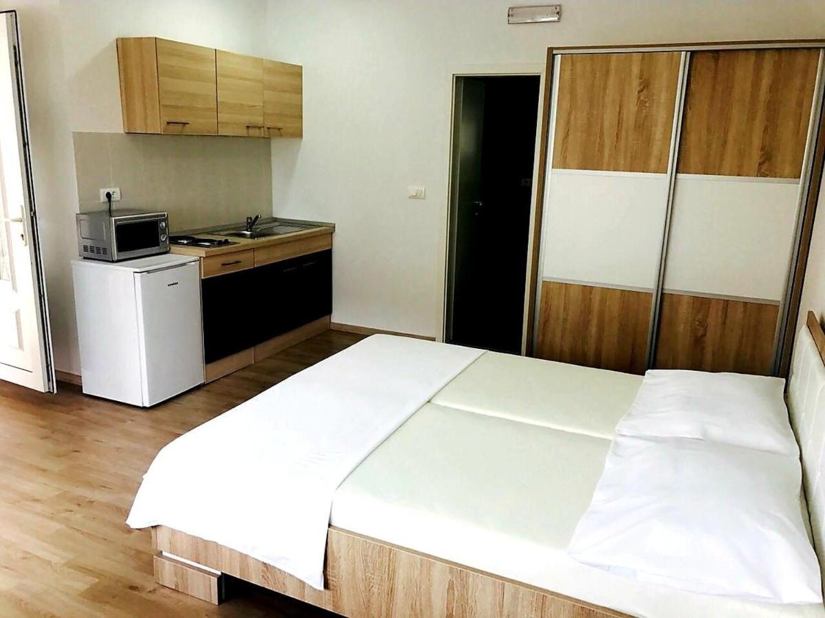 Apartmani Maki Omiš Exteriör bild