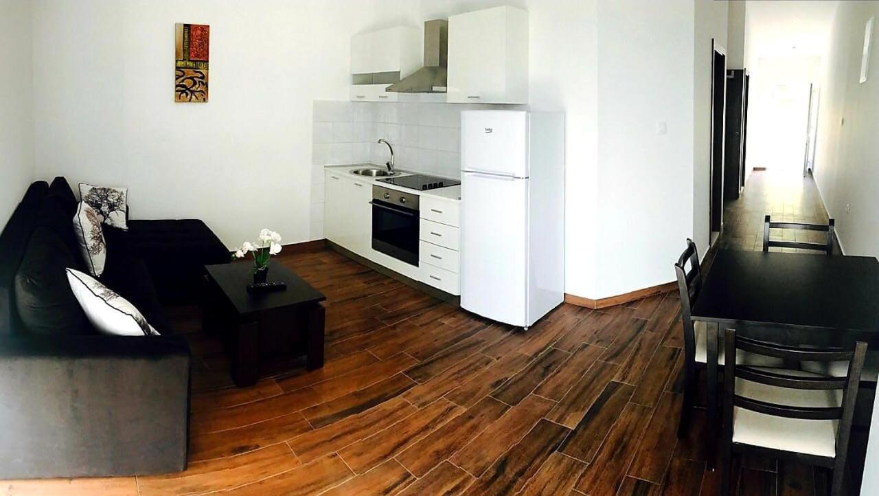 Apartmani Maki Omiš Exteriör bild